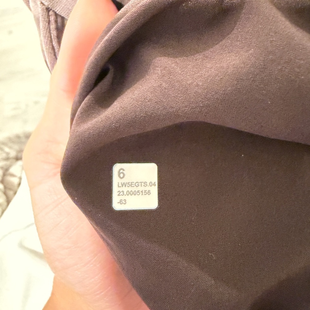 Lululemon softstreme high rise pant in espresso size 6 - Picture 3 of 5